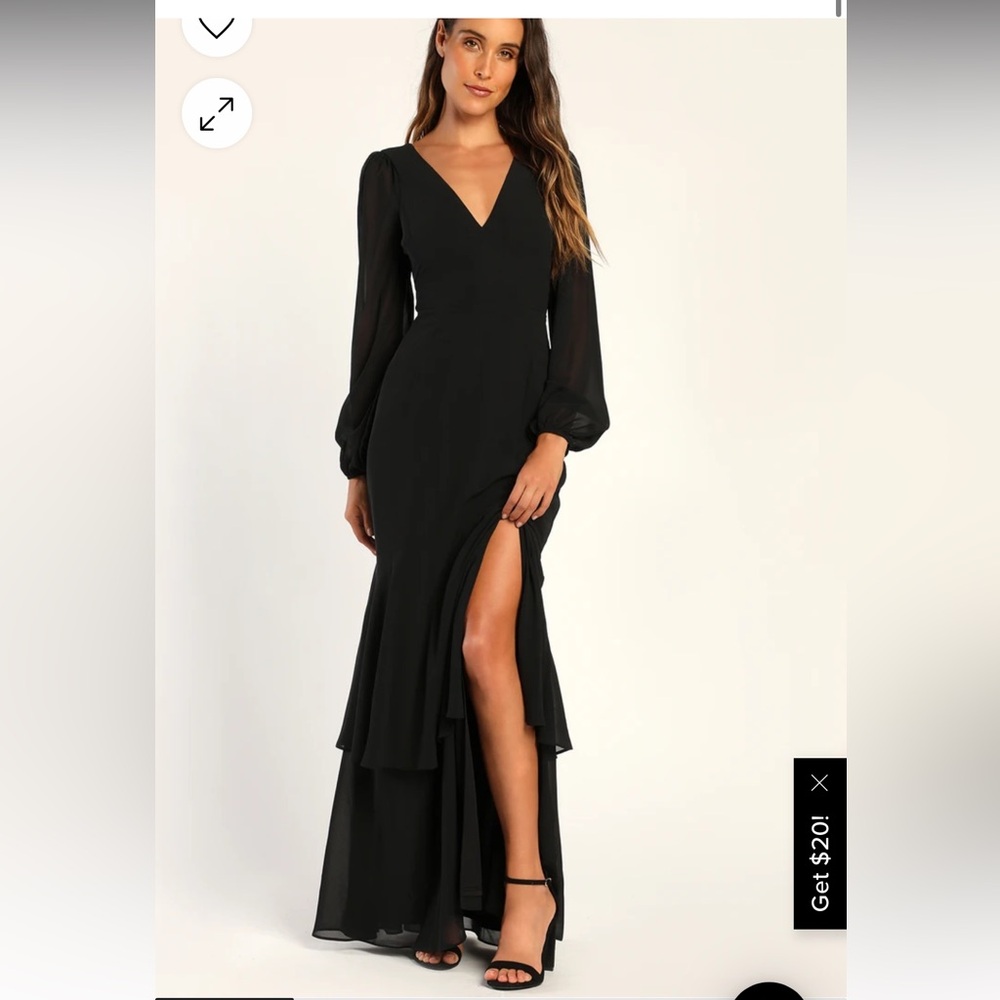 NWT Lulus long sleeve tiered gown